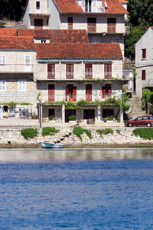 Apartments And Rooms By The Sea Racisce, Korcula - 4341 Exteriör bild