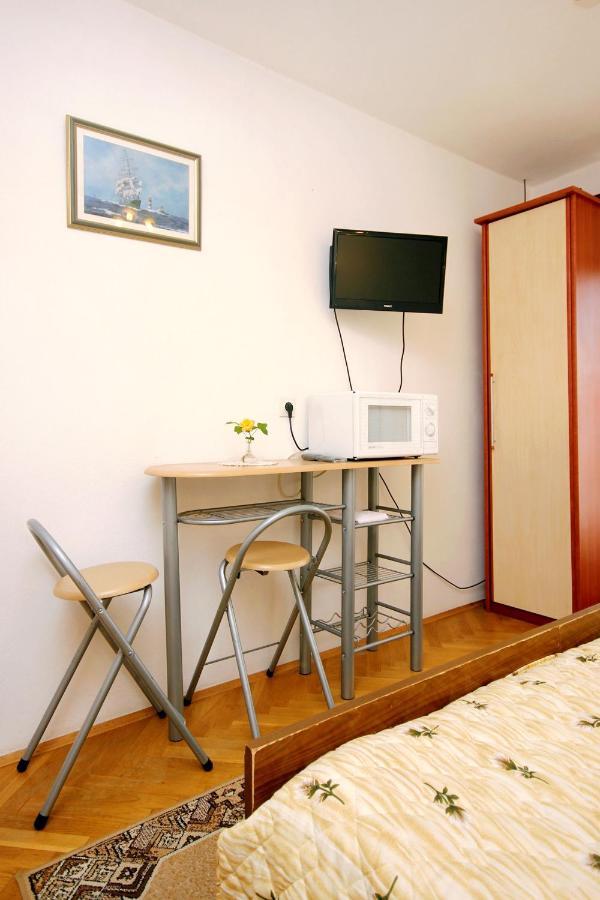 Apartments And Rooms By The Sea Racisce, Korcula - 4341 Exteriör bild
